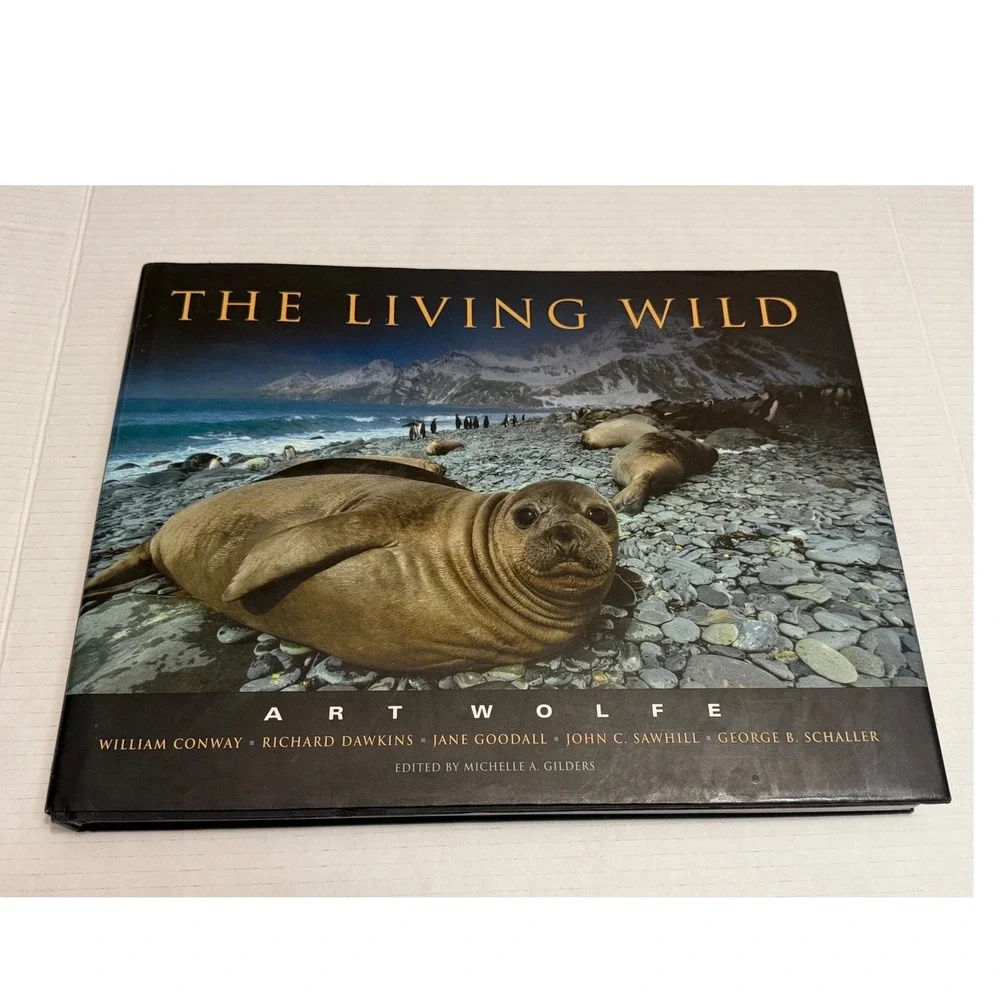 The Living Wild Art Wolfe Hardcover Photography Book 1st Edition 2000 Wild Earth